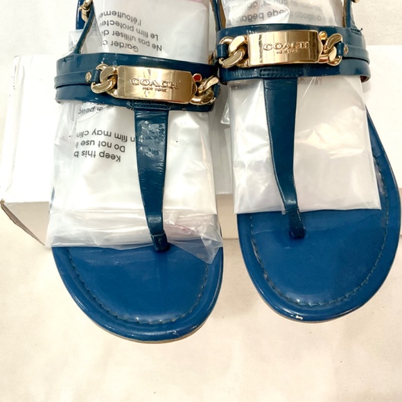 BLUE COACH CATERINE PATENT LEATHER  T STRAP  SANDALS SZ 6B - Picture 6 of 16